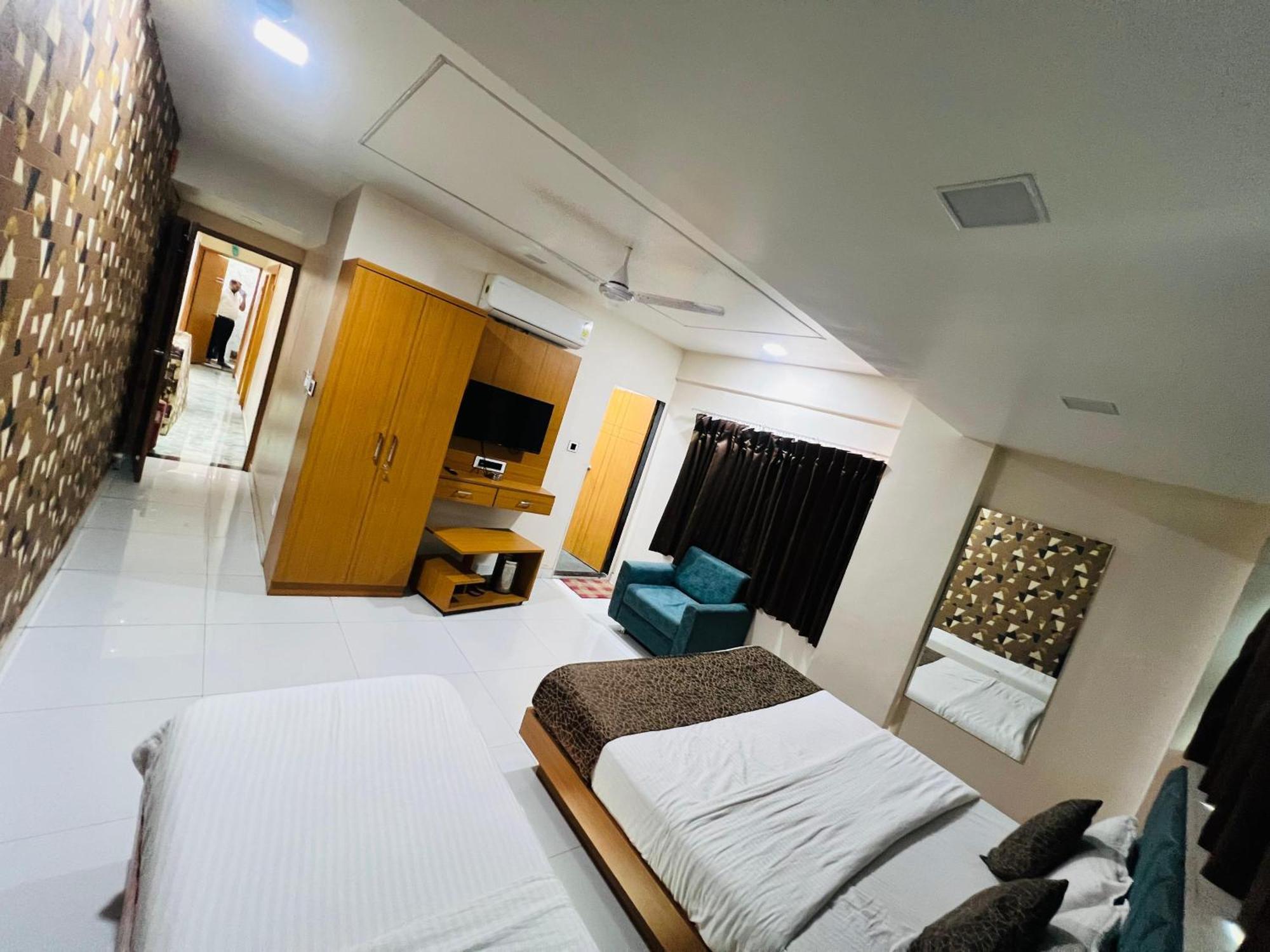 Hotel Exotic Ahmedabad Exterior foto