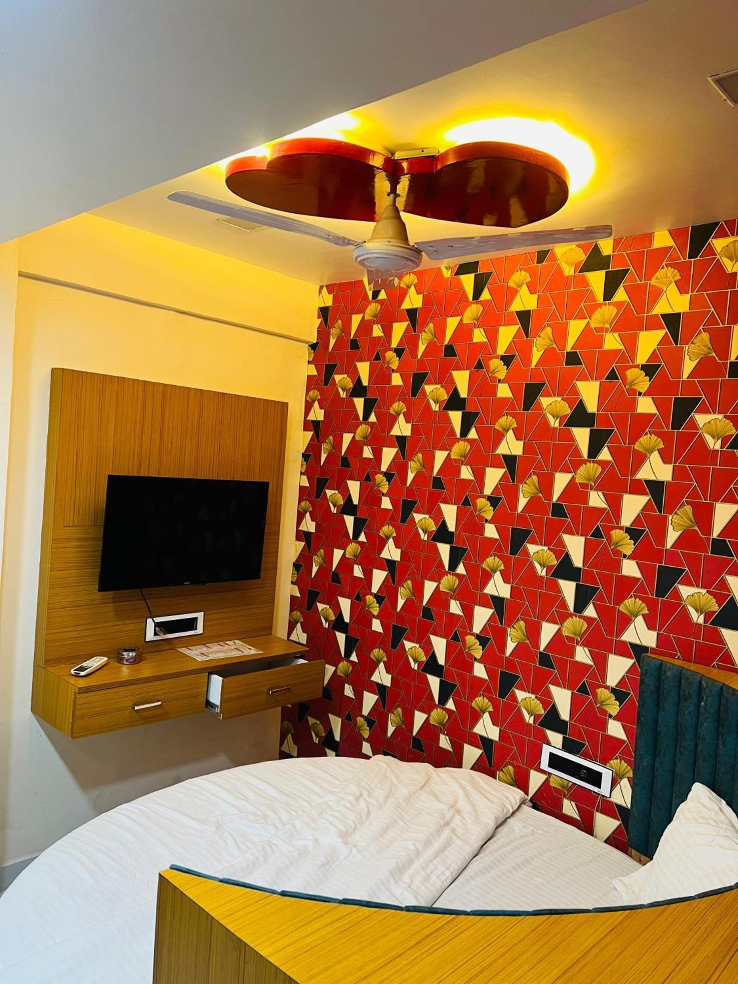 Hotel Exotic Ahmedabad Exterior foto