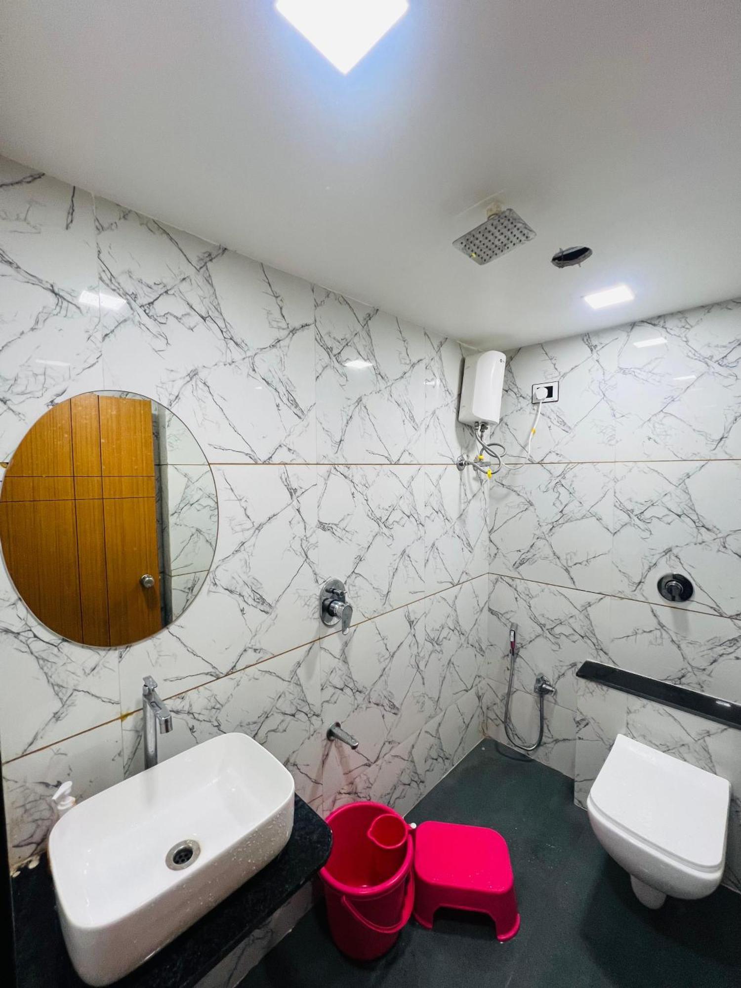 Hotel Exotic Ahmedabad Exterior foto